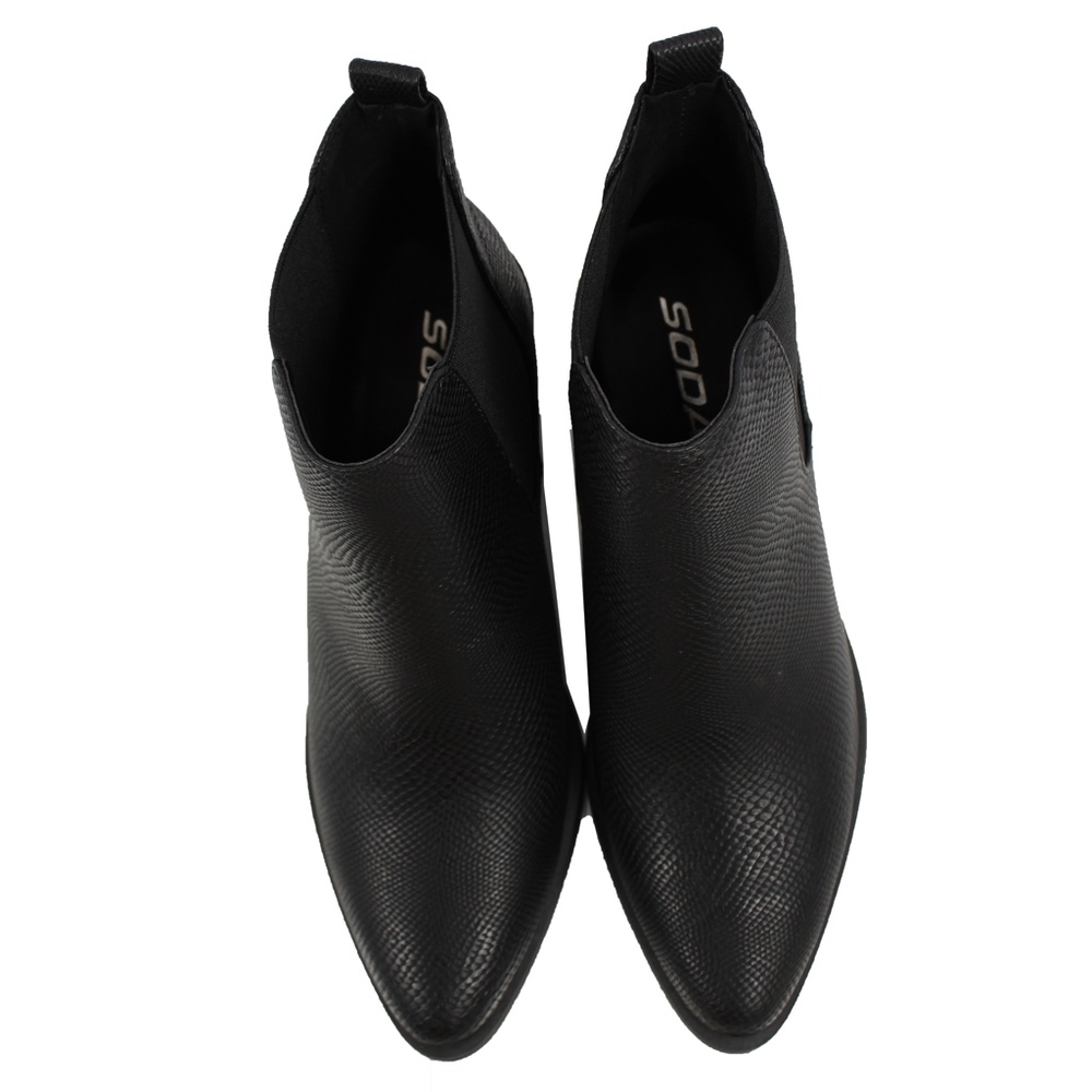 Size 6.5 Black Snake Texture Almond Toe Pull On - Picture 5 of 6